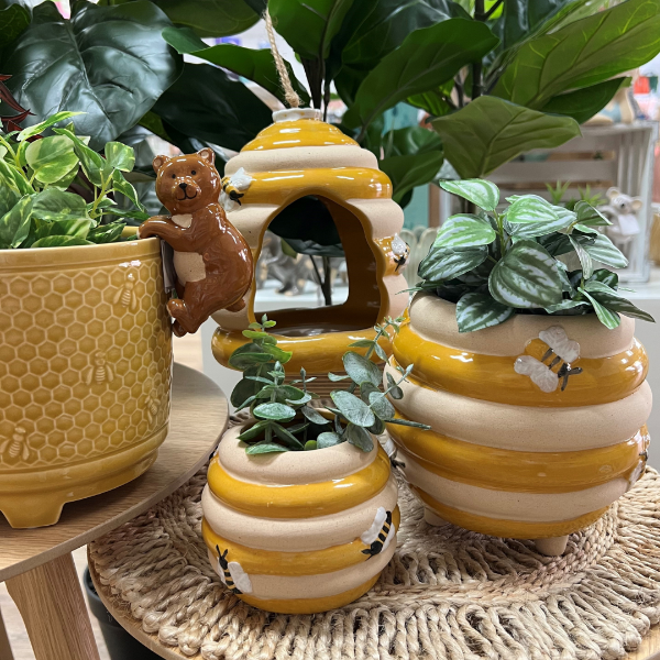 bear pot hanger beehive
