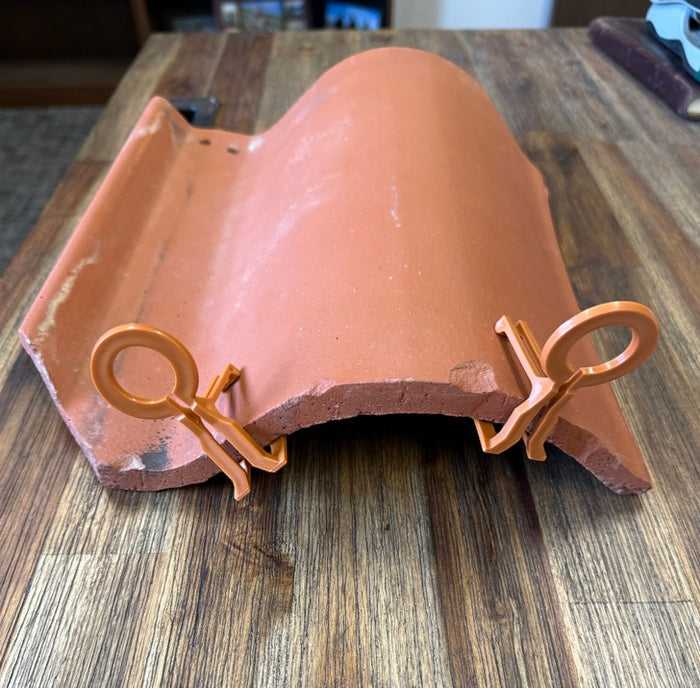 Certified Lights C9 Tuff Tile Clip in terracotta, designed for Spanish, French, and terracotta roof tiles. Features a wide opening and living hinge for secure Christmas light hanging.