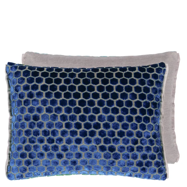 Jabot Velvet Decorative Pillow