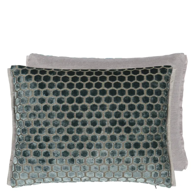 Jabot Velvet Decorative Pillow