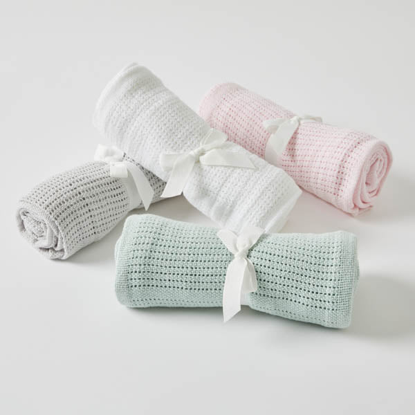 white cotton baby blanket