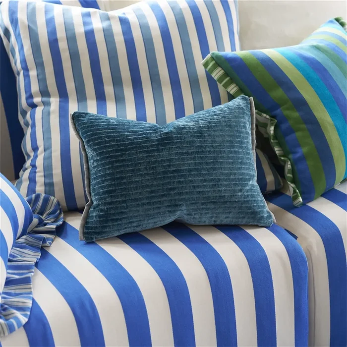 Mazarin Velvet Decorative Pillow