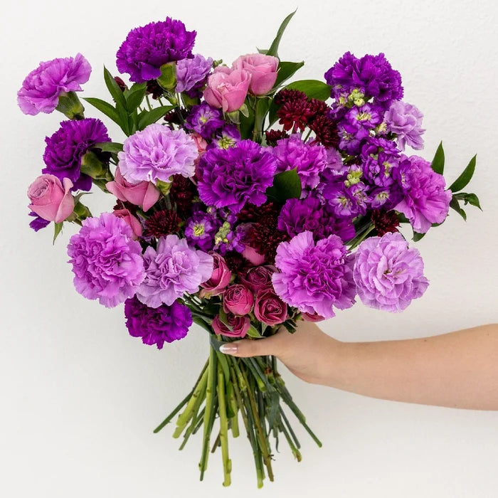 Shades Of Purple Flower Bouquet Hand - Image