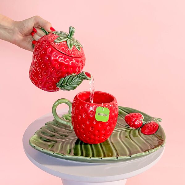 Strawberry-themed teapot and mug set